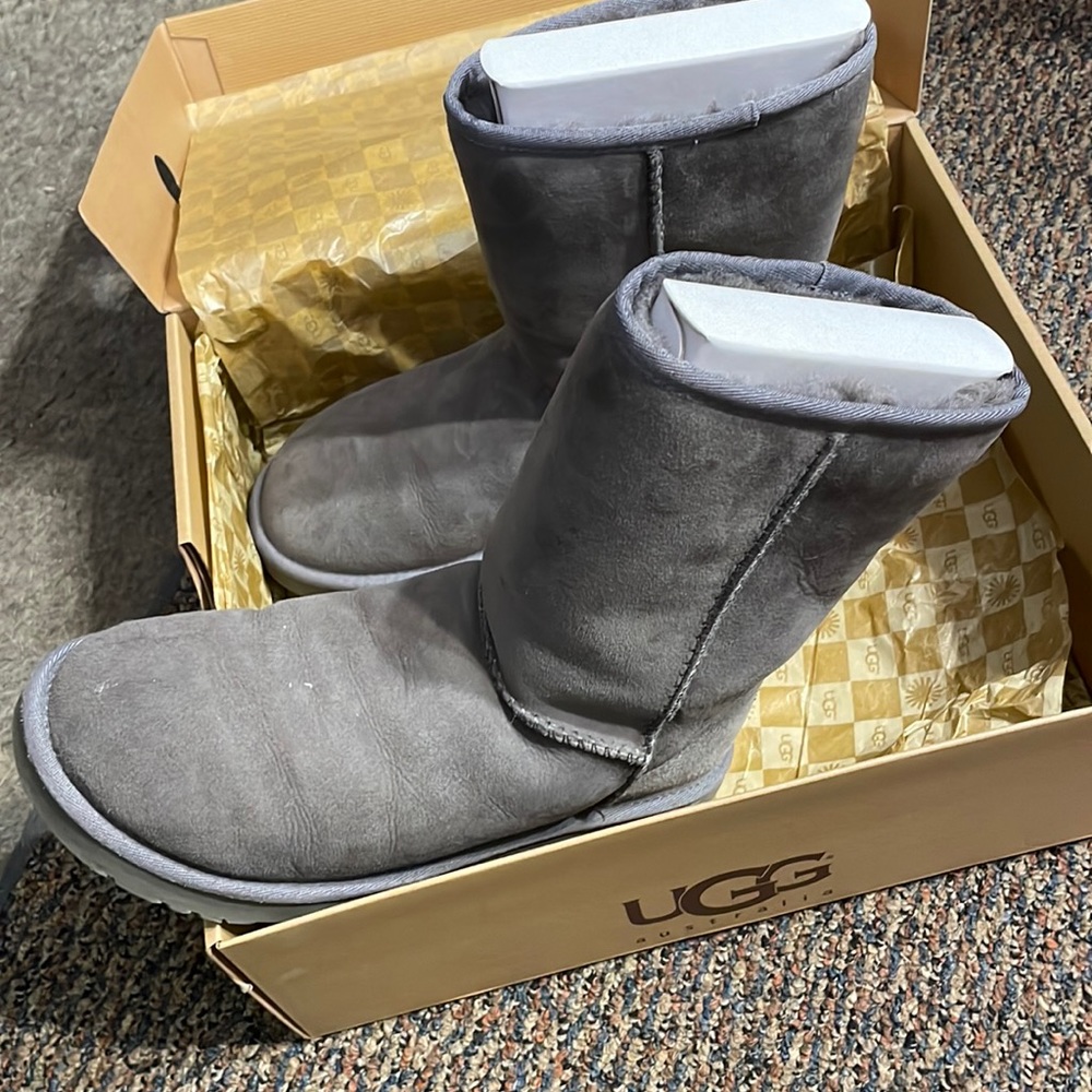 UGG short gray boots